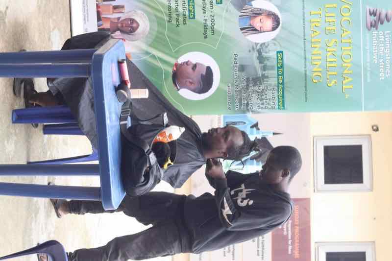 Barbing skills training with professional equipment